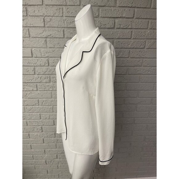 WAYF Women Textured Long Sleeve White with Black Trim Blouse Size M - Picture 3 of 9